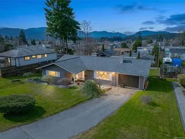 House for sale in Clayoquot, British Columbia