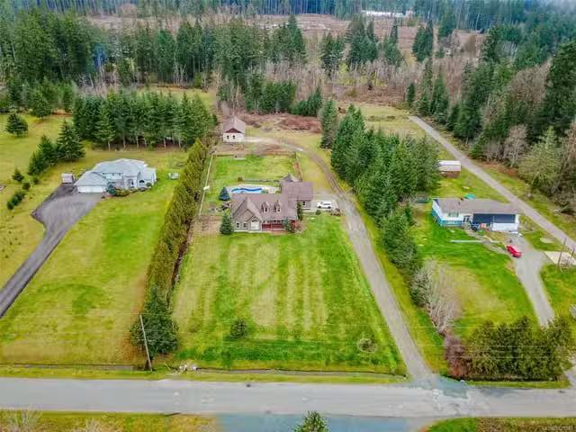 House for sale in Clayoquot, British Columbia