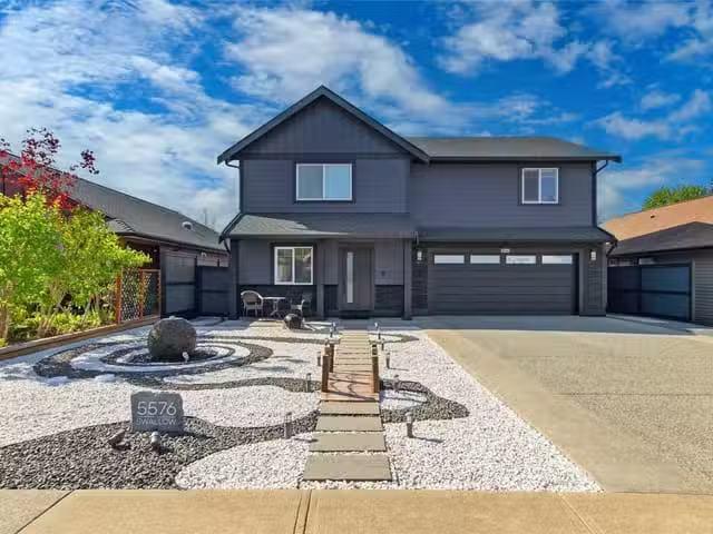 House for sale in Clayoquot, British Columbia