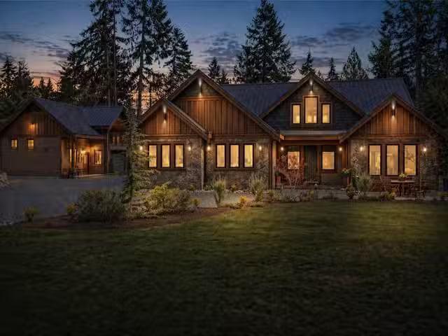House for sale in Clayoquot, British Columbia