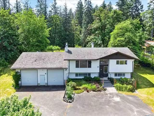 House for sale in Clayoquot, British Columbia