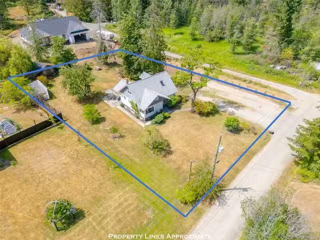 House for sale in Clayoquot, British Columbia