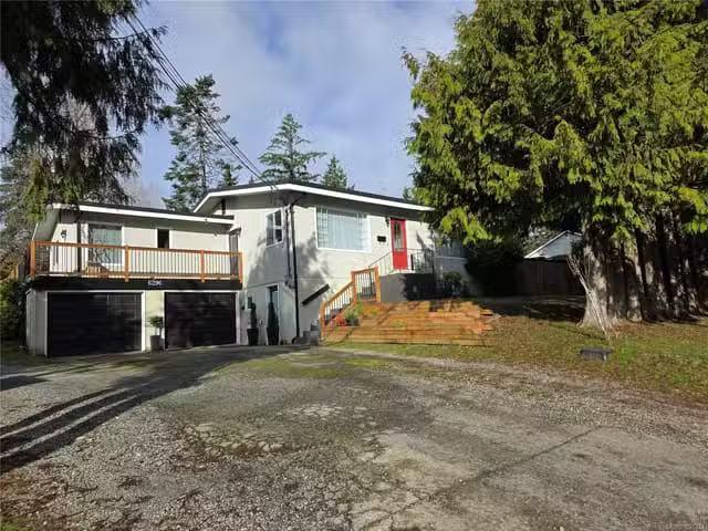 House for sale in Clayoquot, British Columbia