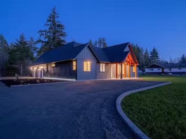 House for sale in Clayoquot, British Columbia