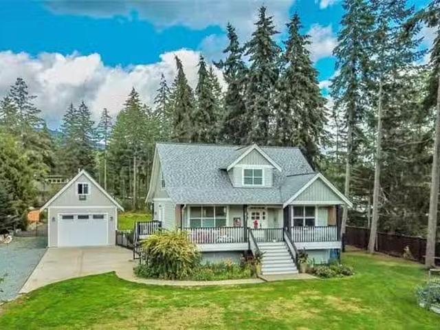 House for sale in Clayoquot, British Columbia