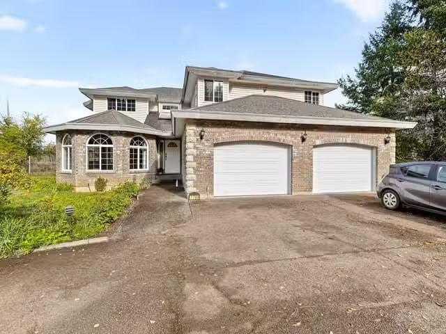 House for sale in Clayoquot, British Columbia