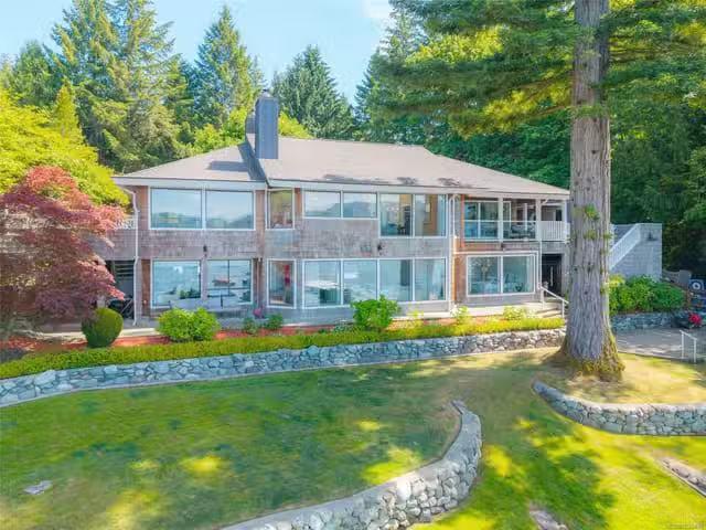 House for sale in Clayoquot, British Columbia