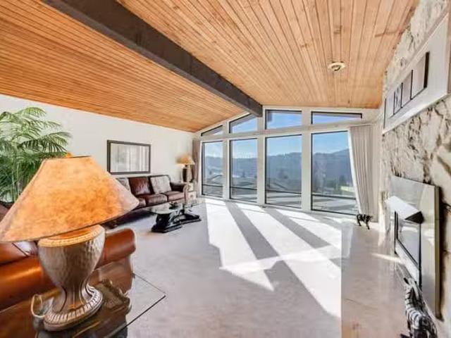 House for sale in Sirdar, British Columbia