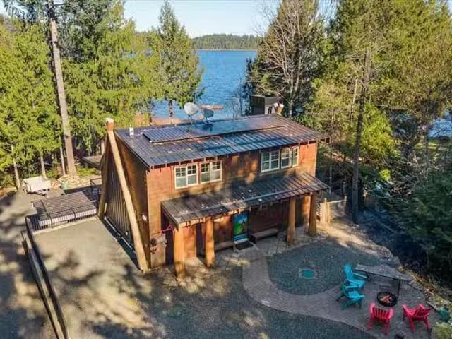 House for sale in Qualicum Beach, British Columbia