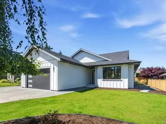 House for sale in Qualicum Beach, British Columbia