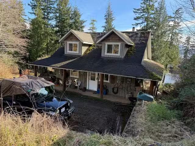 House for sale in Quatsino, British Columbia
