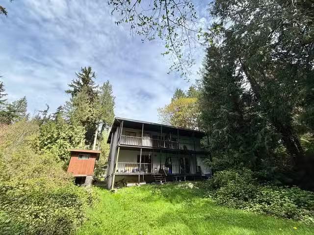 House for sale in Roberts Creek, British Columbia