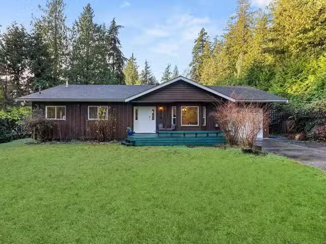House for sale in Roberts Creek, British Columbia