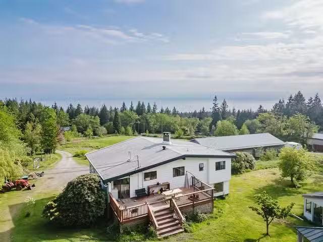 House for sale in Roberts Creek, British Columbia