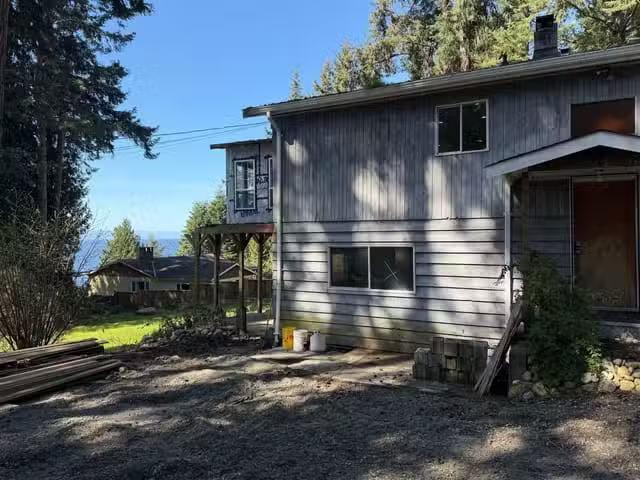 House for sale in Roberts Creek, British Columbia