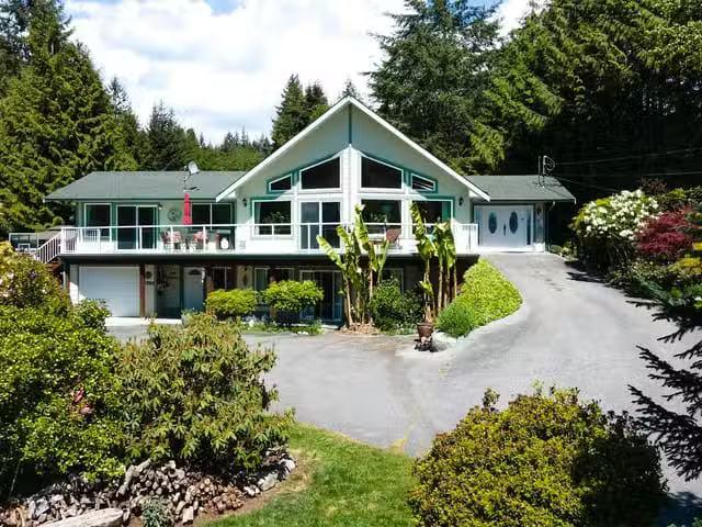 House for sale in Roberts Creek, British Columbia
