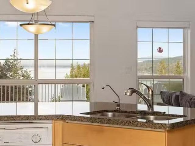 House for sale in Sechelt, British Columbia