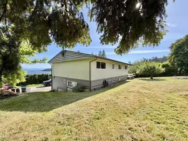 House for sale in Sechelt, British Columbia