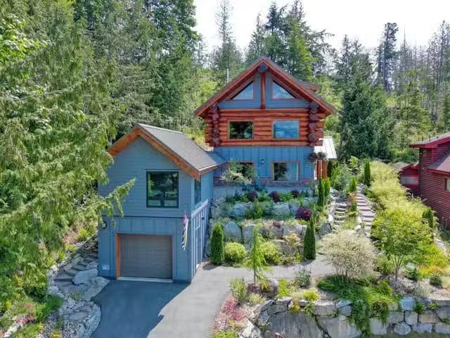 House for sale in Sechelt, British Columbia