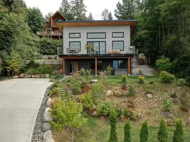 House for sale in Sechelt, British Columbia