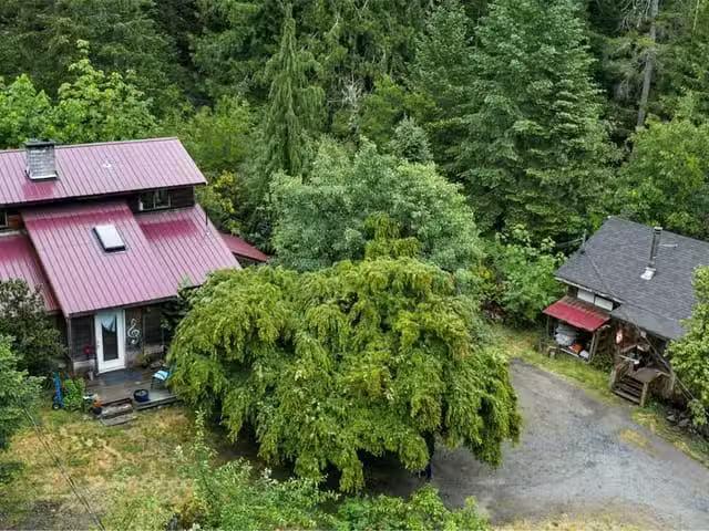 House for sale in Shawnigan Lake, British Columbia