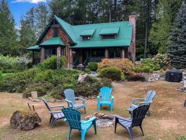 House for sale in Shawnigan Lake, British Columbia