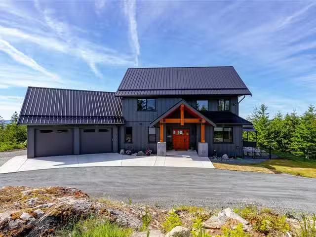 House for sale in Shawnigan Lake, British Columbia