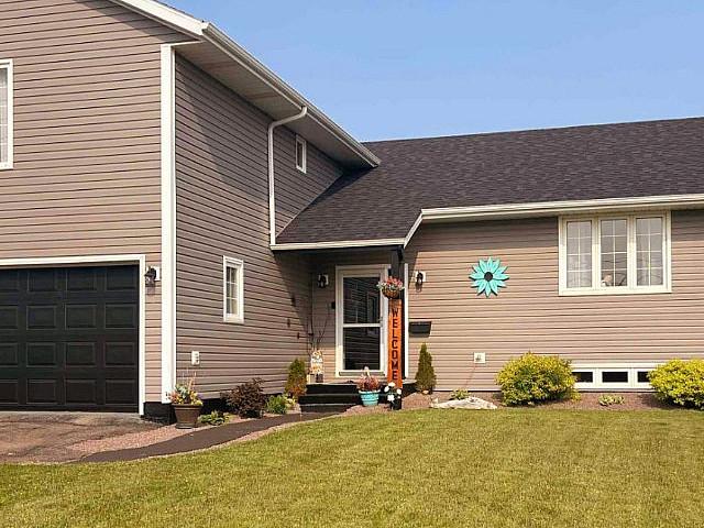 House for sale in Summerside