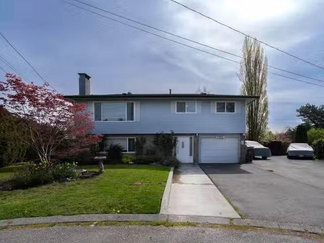 House for sale in Surrey, British Columbia