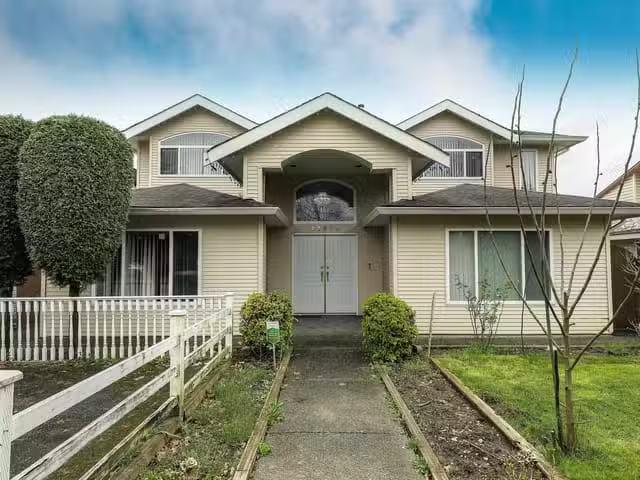 House for sale in Surrey, British Columbia