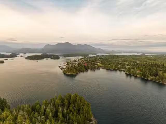 House for sale in Clayoquot, British Columbia