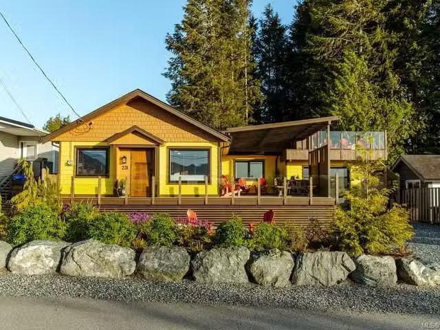 House for sale in Clayoquot, British Columbia