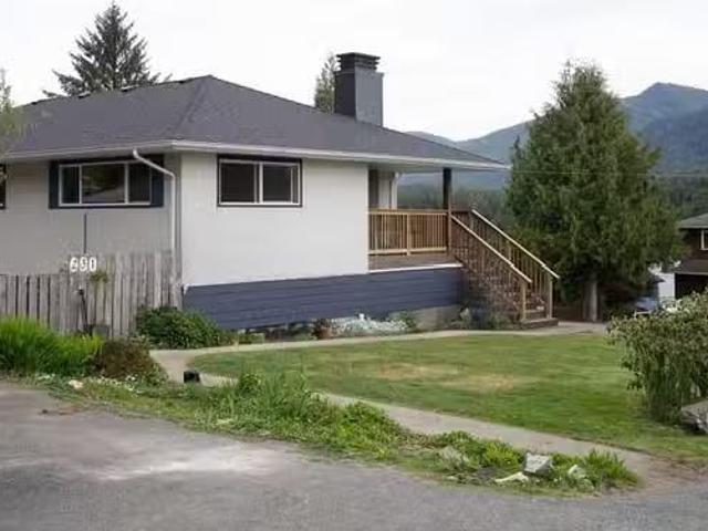 House for sale in Clayoquot, British Columbia