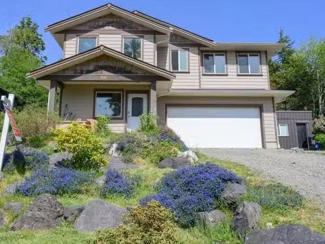 House for sale in Clayoquot, British Columbia