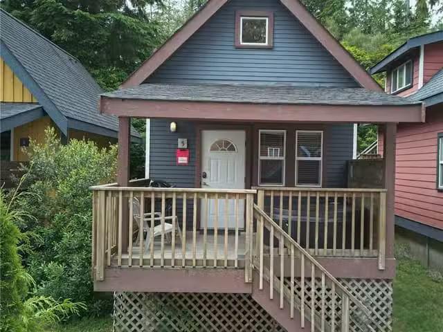 House for sale in Clayoquot, British Columbia