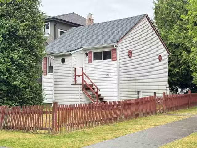 House for sale in Vancouver, British Columbia