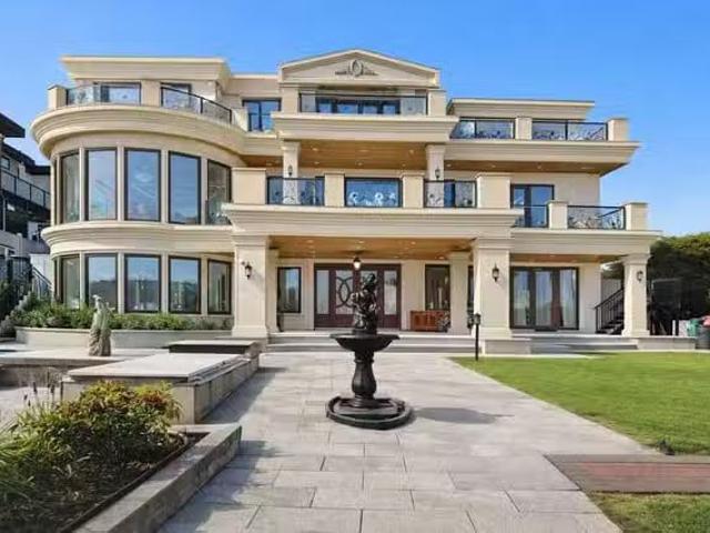 House for sale in West Vancouver, British Columbia