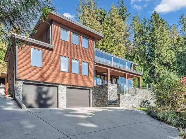 House for sale in West Vancouver, British Columbia