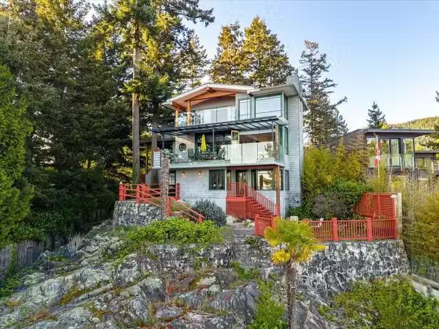 House for sale in West Vancouver, British Columbia