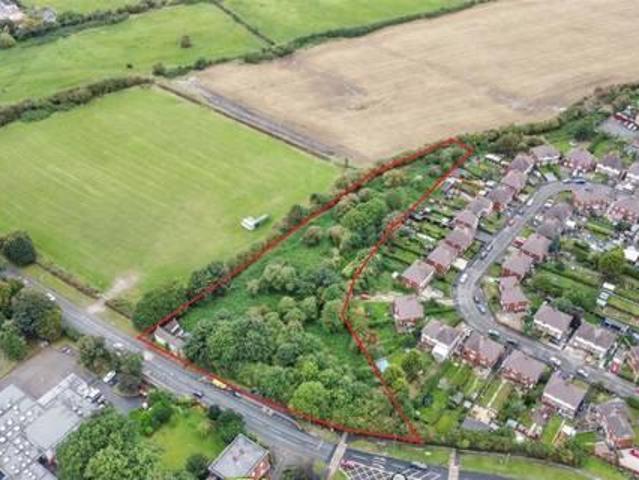 House for sale in Froggatt, East Midlands