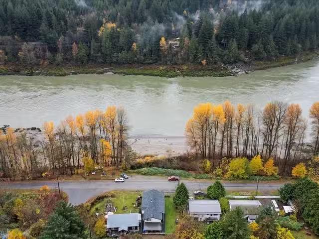 House for sale in Canyon, British Columbia