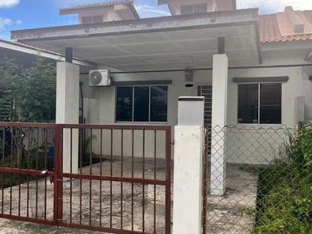 Terraced House for sale in Long Miri
