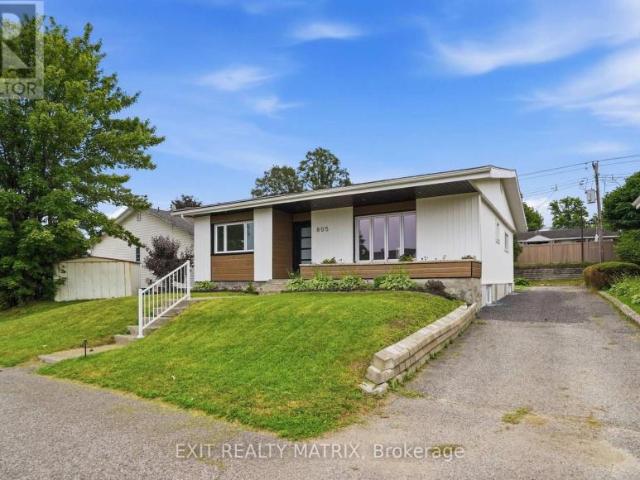 House for sale in Hawkesbury, Ontario