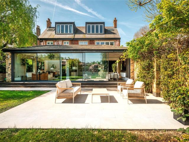 House for rent in North Kensington, Greater London