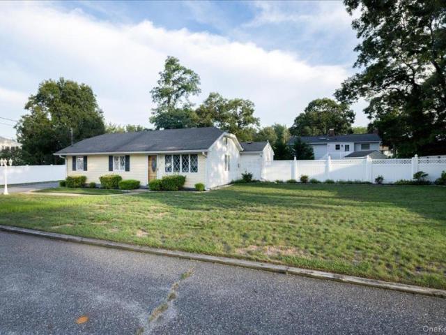 House for sale in Centereach, New York