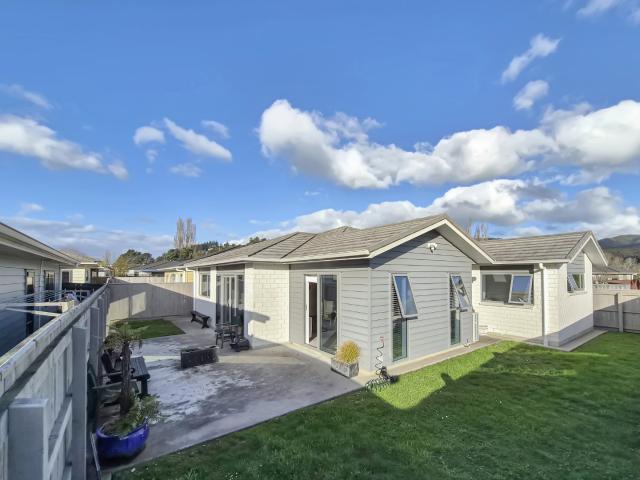 House for rent in Wallaceville Estate, Upper Hutt