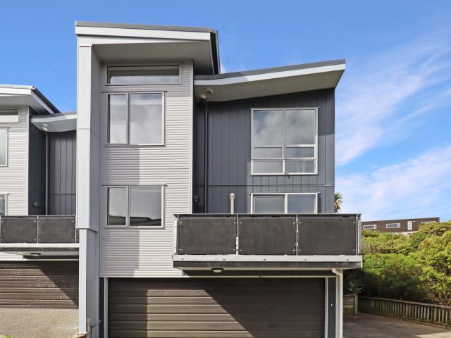 House for rent in Kowhai Park, Wellington
