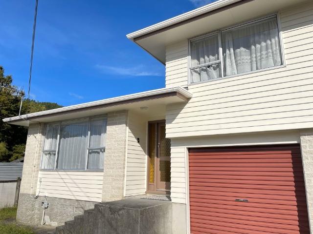 House for rent in Pinehaven, Upper Hutt