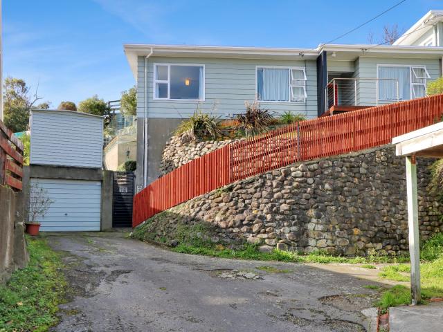 House for rent in Ōwhiro Bay, Wellington