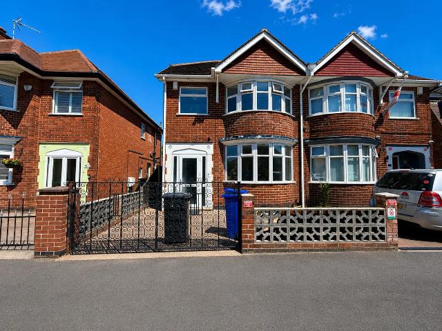 House for rent in Caldermill, East Midlands